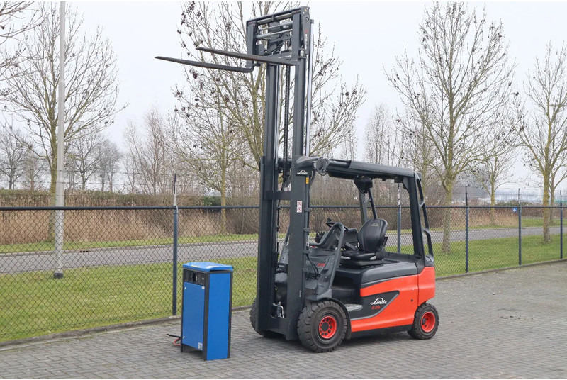 Linde E25 R-01 ROADSTER | DEMO | SIDESHIFT | FORK SPREADERS - Elektrický vysokozdvižný vozík: obrázek 2 Linde E25 R-01 ROADSTER | DEMO | SIDESHIFT | FORK SPREADERS - Elektrický vysokozdvižný vozík: obrázek 2