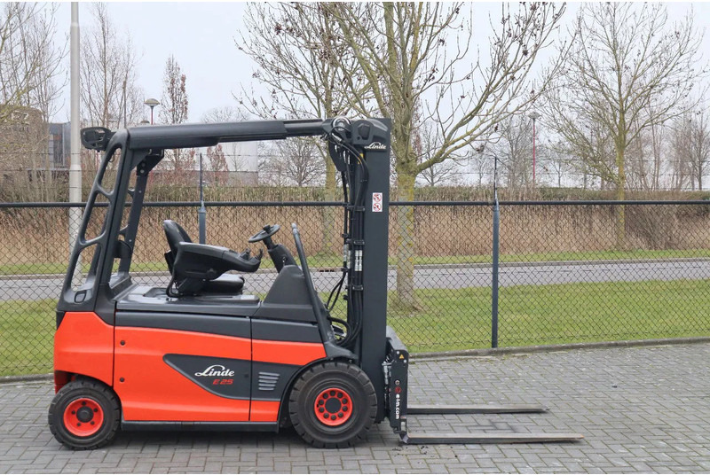 Linde E25 R-01 ROADSTER | DEMO | SIDESHIFT | FORK SPREADERS - Elektrický vysokozdvižný vozík: obrázek 4 Linde E25 R-01 ROADSTER | DEMO | SIDESHIFT | FORK SPREADERS - Elektrický vysokozdvižný vozík: obrázek 4