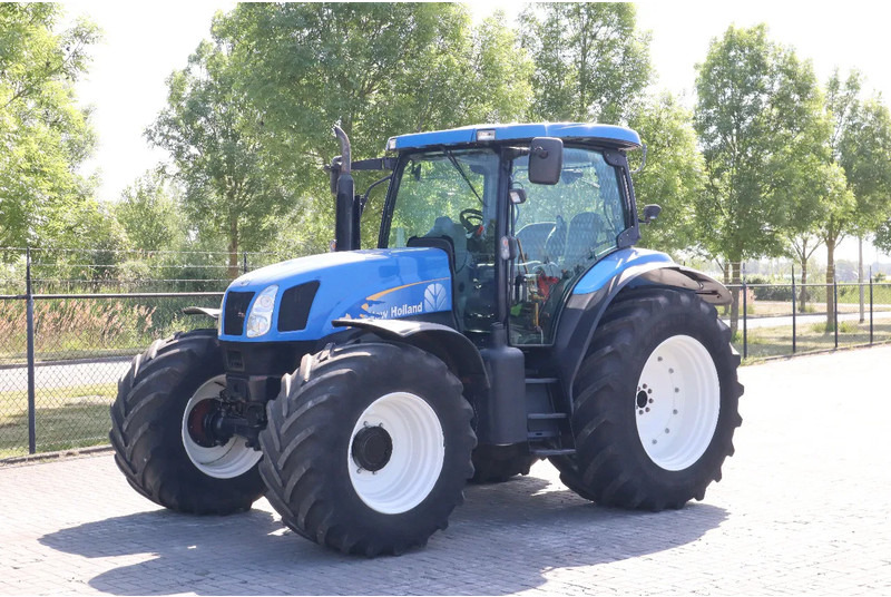New Holland TS135A | 40 KM/H | 4X4 | SUPERSTEER - Traktor: obrázek 1 New Holland TS135A | 40 KM/H | 4X4 | SUPERSTEER - Traktor: obrázek 1