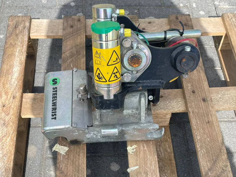 STEELWRIST TMX S30 -180HA | TILT QUICKCOUPLER | TILTING COUPLER | NEW - Tiltrotátor pro Stavební technika: obrázek 2 STEELWRIST TMX S30 -180HA | TILT QUICKCOUPLER | TILTING COUPLER | NEW - Tiltrotátor pro Stavební technika: obrázek 2