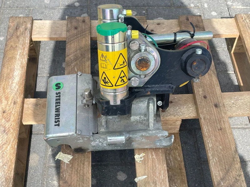 STEELWRIST TMX S30 -180HA | TILT QUICKCOUPLER | TILTING COUPLER | NEW - Tiltrotátor pro Stavební technika: obrázek 2 STEELWRIST TMX S30 -180HA | TILT QUICKCOUPLER | TILTING COUPLER | NEW - Tiltrotátor pro Stavební technika: obrázek 2
