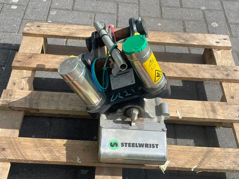 STEELWRIST TMX S30 -180HA | TILT QUICKCOUPLER | TILTING COUPLER | NEW - Tiltrotátor pro Stavební technika: obrázek 4 STEELWRIST TMX S30 -180HA | TILT QUICKCOUPLER | TILTING COUPLER | NEW - Tiltrotátor pro Stavební technika: obrázek 4