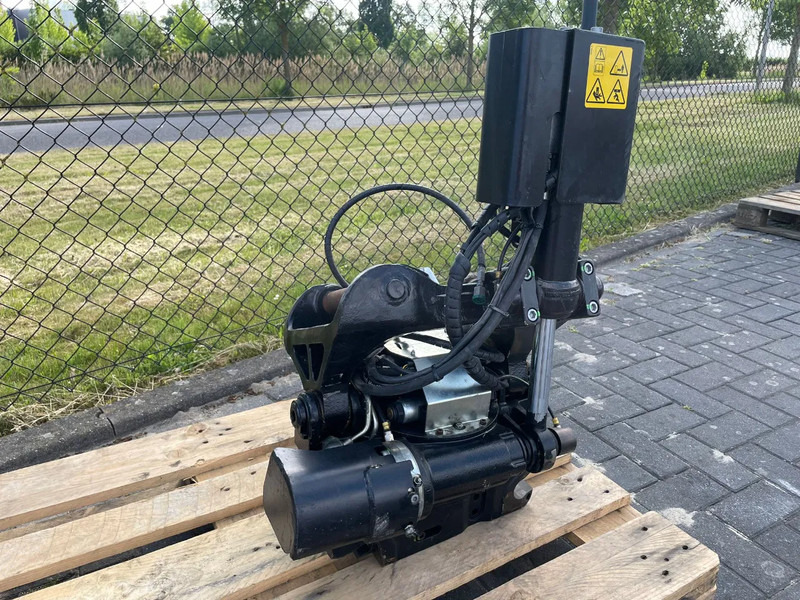 STEELWRIST X06 S40 | TILT ROTATOR | VLS | FPL | FF | NEW / UNUSED - Tiltrotátor pro Stavební technika: obrázek 3 STEELWRIST X06 S40 | TILT ROTATOR | VLS | FPL | FF | NEW / UNUSED - Tiltrotátor pro Stavební technika: obrázek 3
