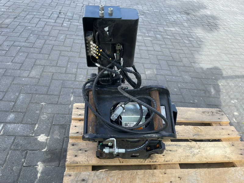 STEELWRIST X06 S40 | TILT ROTATOR | VLS | FPL | FF | NEW / UNUSED - Tiltrotátor pro Stavební technika: obrázek 5 STEELWRIST X06 S40 | TILT ROTATOR | VLS | FPL | FF | NEW / UNUSED - Tiltrotátor pro Stavební technika: obrázek 5