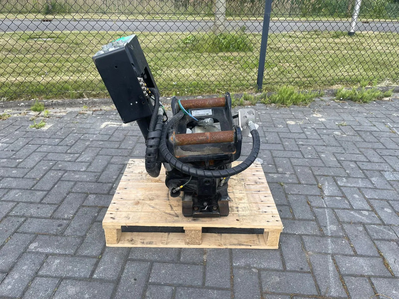 STEELWRIST X06 S40 | TILT ROTATOR | VLS | FPL | RF | NEW / UNUSED - Tiltrotátor pro Stavební technika: obrázek 2 STEELWRIST X06 S40 | TILT ROTATOR | VLS | FPL | RF | NEW / UNUSED - Tiltrotátor pro Stavební technika: obrázek 2