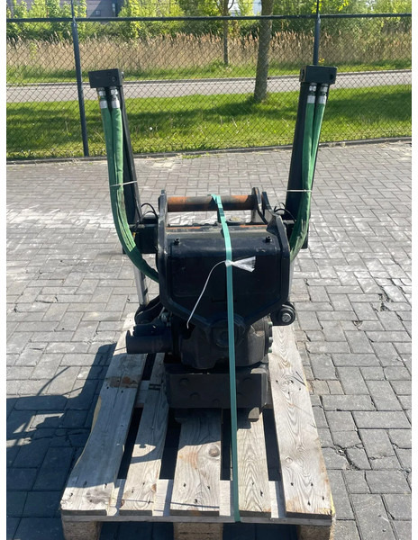 STEELWRIST X18 SQ60-5 | S60 | OILQUICK SYSTEM | CLS - Tiltrotátor pro Stavební technika: obrázek 2 STEELWRIST X18 SQ60-5 | S60 | OILQUICK SYSTEM | CLS - Tiltrotátor pro Stavební technika: obrázek 2