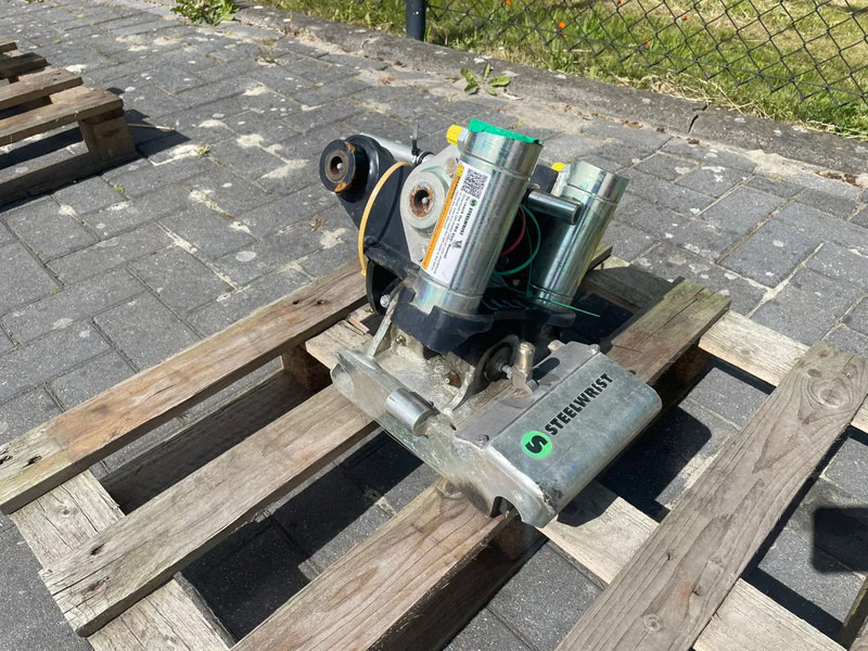 Sanderson STEELWRIST TMX S30 -180HA | TILT QUICKCOUPLER | TILTING COUPLER | NEW - Tiltrotátor pro Stavební technika: obrázek 1 Sanderson STEELWRIST TMX S30 -180HA | TILT QUICKCOUPLER | TILTING COUPLER | NEW - Tiltrotátor pro Stavební technika: obrázek 1