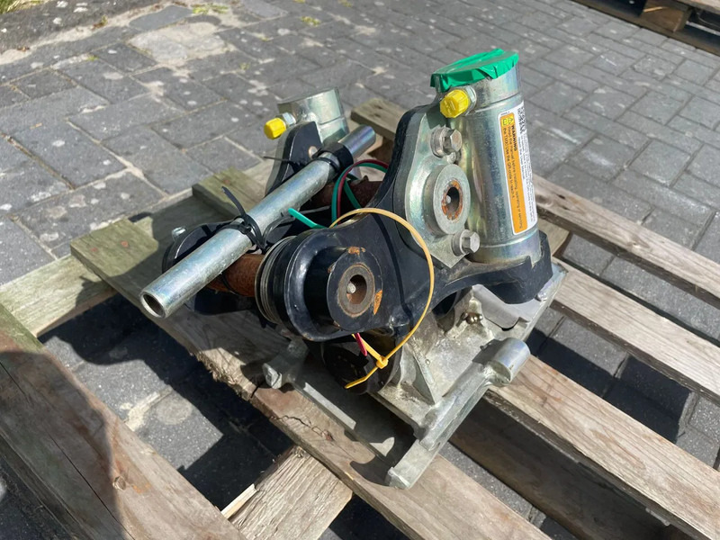 Sanderson STEELWRIST TMX S30 -180HA | TILT QUICKCOUPLER | TILTING COUPLER | NEW - Tiltrotátor pro Stavební technika: obrázek 3 Sanderson STEELWRIST TMX S30 -180HA | TILT QUICKCOUPLER | TILTING COUPLER | NEW - Tiltrotátor pro Stavební technika: obrázek 3