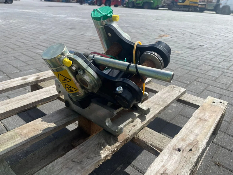 Sanderson STEELWRIST TMX S30 -180HA | TILT QUICKCOUPLER | TILTING COUPLER | NEW - Tiltrotátor pro Stavební technika: obrázek 5 Sanderson STEELWRIST TMX S30 -180HA | TILT QUICKCOUPLER | TILTING COUPLER | NEW - Tiltrotátor pro Stavební technika: obrázek 5