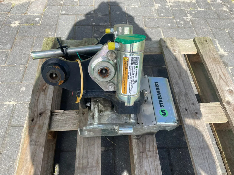 Sanderson STEELWRIST TMX S30 -180HA | TILT QUICKCOUPLER | TILTING COUPLER | NEW - Tiltrotátor pro Stavební technika: obrázek 2 Sanderson STEELWRIST TMX S30 -180HA | TILT QUICKCOUPLER | TILTING COUPLER | NEW - Tiltrotátor pro Stavební technika: obrázek 2