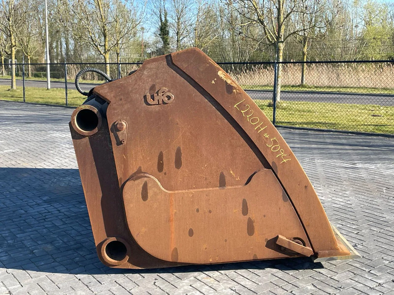 UFO HTS | 7 M3 | HIGH TIP BUCKET | VOLVO L220H | NEW BLADE - Lžíce pro Stavební technika: obrázek 4 UFO HTS | 7 M3 | HIGH TIP BUCKET | VOLVO L220H | NEW BLADE - Lžíce pro Stavební technika: obrázek 4