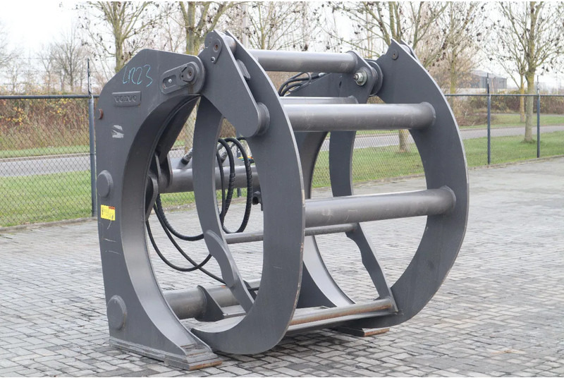 Volvo 80834 | 1.8 M2 | L60/L70/L90 | LOG GRAPPLE | HOLZGREIFER | WOOD CLAMP - Vyvážecí přívěs: obrázek 3 Volvo 80834 | 1.8 M2 | L60/L70/L90 | LOG GRAPPLE | HOLZGREIFER | WOOD CLAMP - Vyvážecí přívěs: obrázek 3