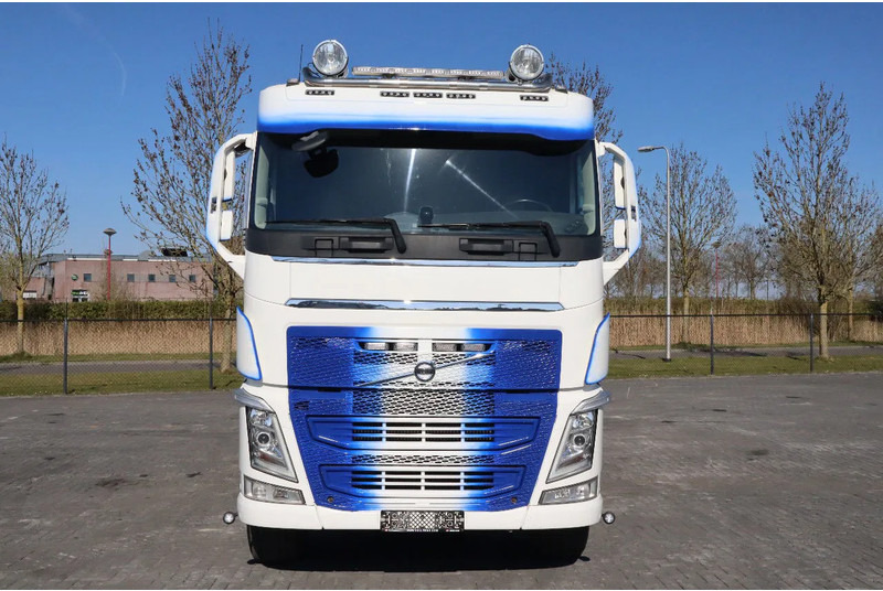 Volvo FH 540 | 8X4 | TANDEMLIFT | RETARDER | BIG AXLES | EURO 6 - Sklápěč: obrázek 2 Volvo FH 540 | 8X4 | TANDEMLIFT | RETARDER | BIG AXLES | EURO 6 - Sklápěč: obrázek 2