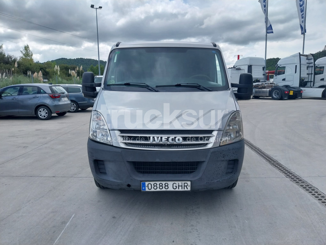 IVECO DAILY 35S12 7M3 - Dodávka skřín: obrázek 4 IVECO DAILY 35S12 7M3 - Dodávka skřín: obrázek 4