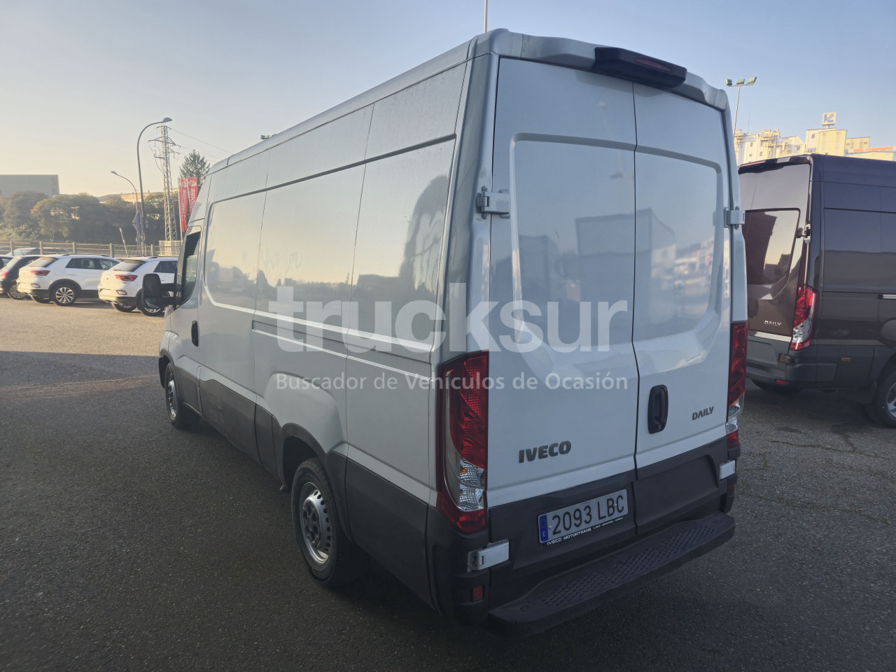 IVECO DAILY 35S16V 12M3 - Dodávka skřín: obrázek 4 IVECO DAILY 35S16V 12M3 - Dodávka skřín: obrázek 4