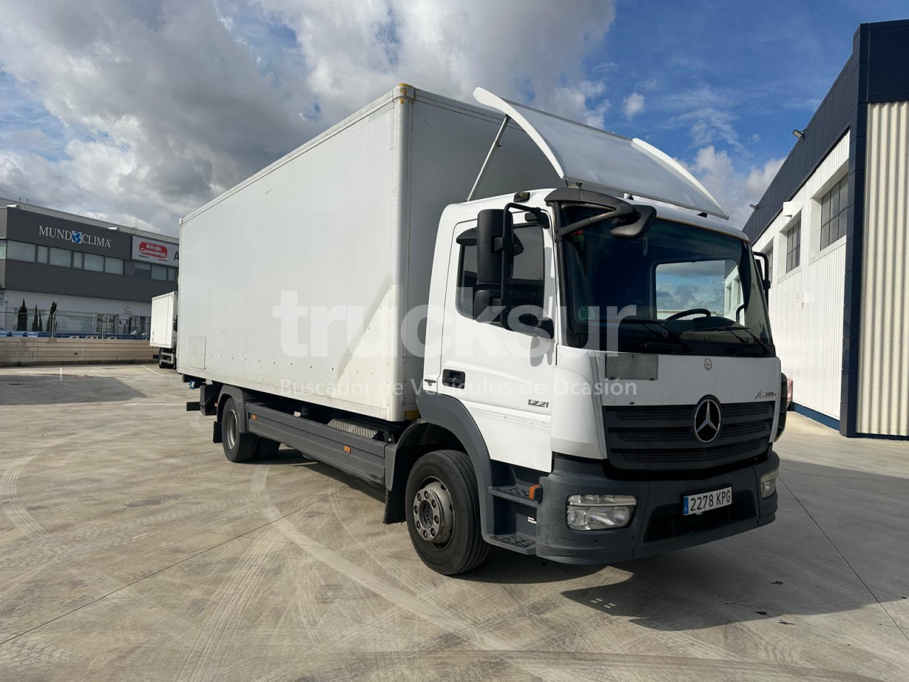 MERCEDES ATEGO - Skříňový nákladní auto: obrázek 2 MERCEDES ATEGO - Skříňový nákladní auto: obrázek 2