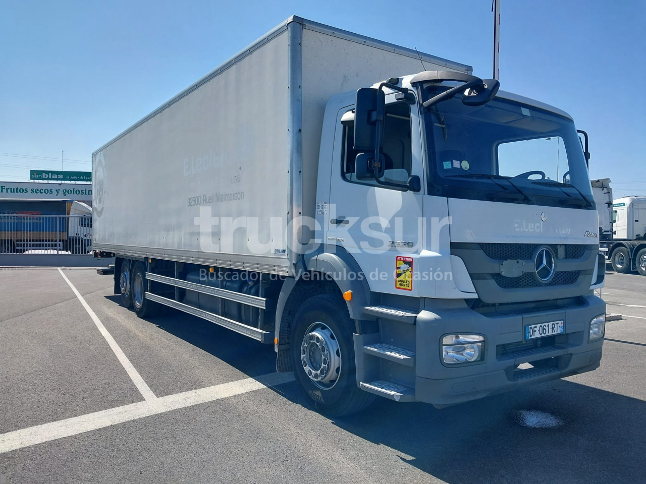 MERCEDES AXOR 2529 ejes 6x2*4 - Skříňový nákladní auto: obrázek 2 MERCEDES AXOR 2529 ejes 6x2*4 - Skříňový nákladní auto: obrázek 2