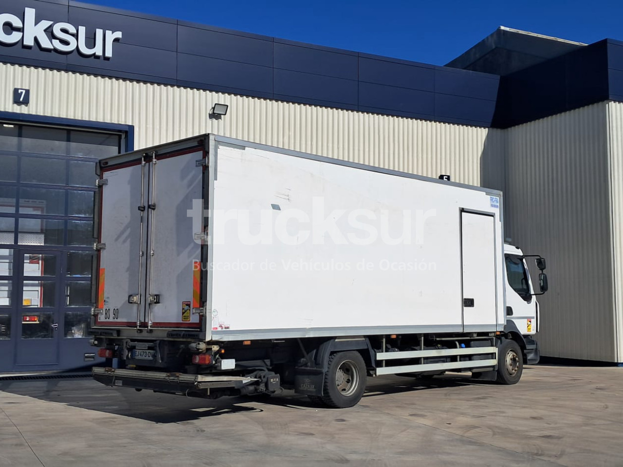 RENAULT D13.240 - Chladírenský nákladní automobil: obrázek 4 RENAULT D13.240 - Chladírenský nákladní automobil: obrázek 4