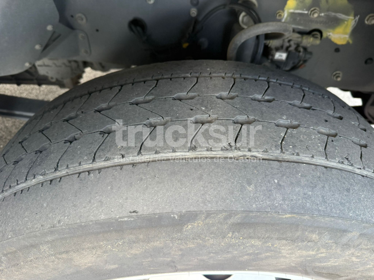 Skříňový nákladní auto RENAULT D320.18: obrázek 6 Skříňový nákladní auto RENAULT D320.18: obrázek 6