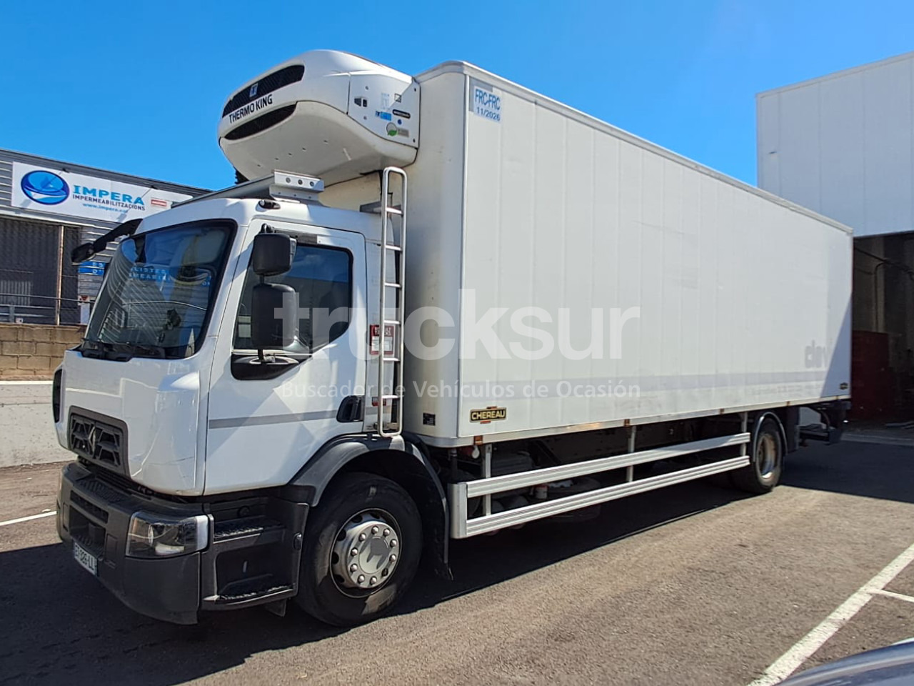 RENAULT D320.18 - Chladírenský nákladní automobil: obrázek 2 RENAULT D320.18 - Chladírenský nákladní automobil: obrázek 2