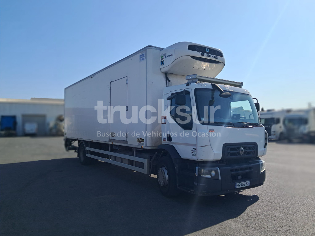 RENAULT D320.18 - Chladírenský nákladní automobil: obrázek 2 RENAULT D320.18 - Chladírenský nákladní automobil: obrázek 2