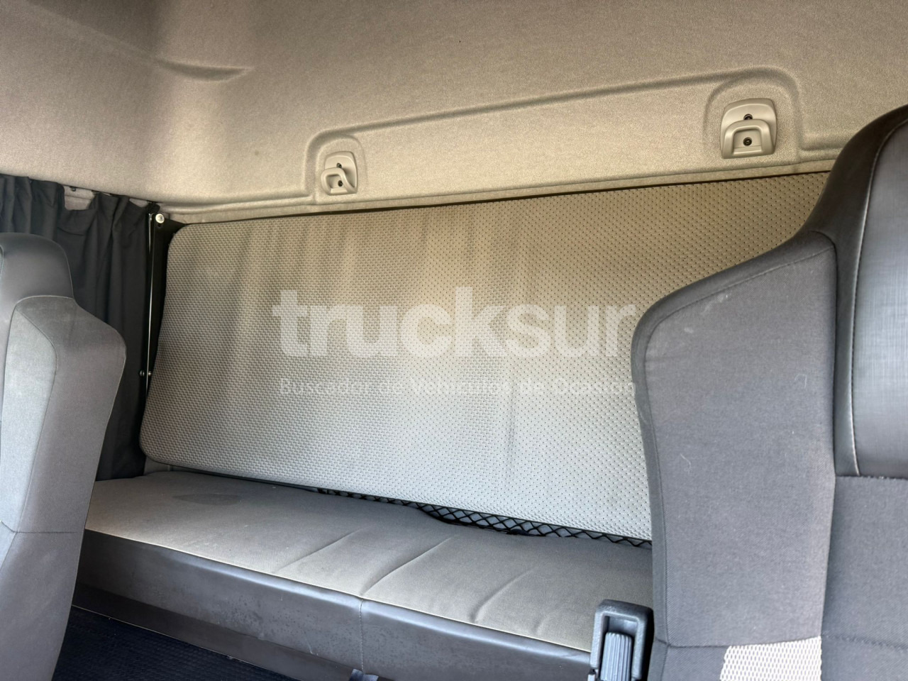 Skříňový nákladní auto RENAULT D320.18: obrázek 14 Skříňový nákladní auto RENAULT D320.18: obrázek 14