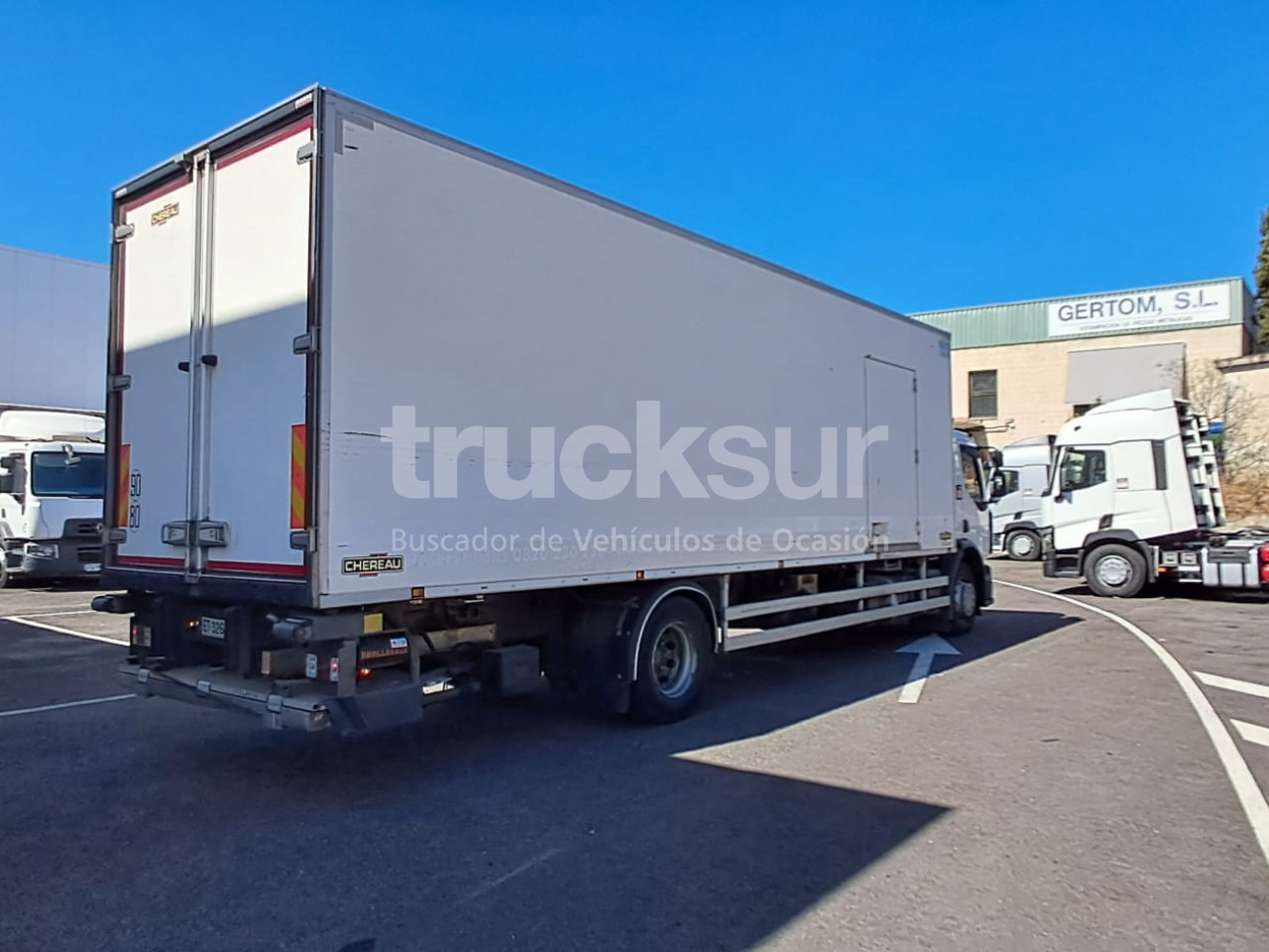 RENAULT D320.18 - Chladírenský nákladní automobil: obrázek 3 RENAULT D320.18 - Chladírenský nákladní automobil: obrázek 3