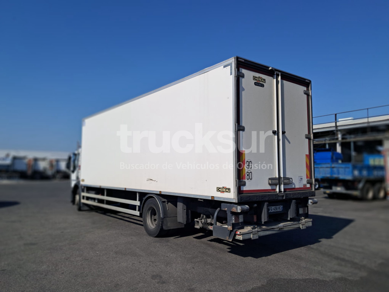 RENAULT D320.18 - Chladírenský nákladní automobil: obrázek 4 RENAULT D320.18 - Chladírenský nákladní automobil: obrázek 4