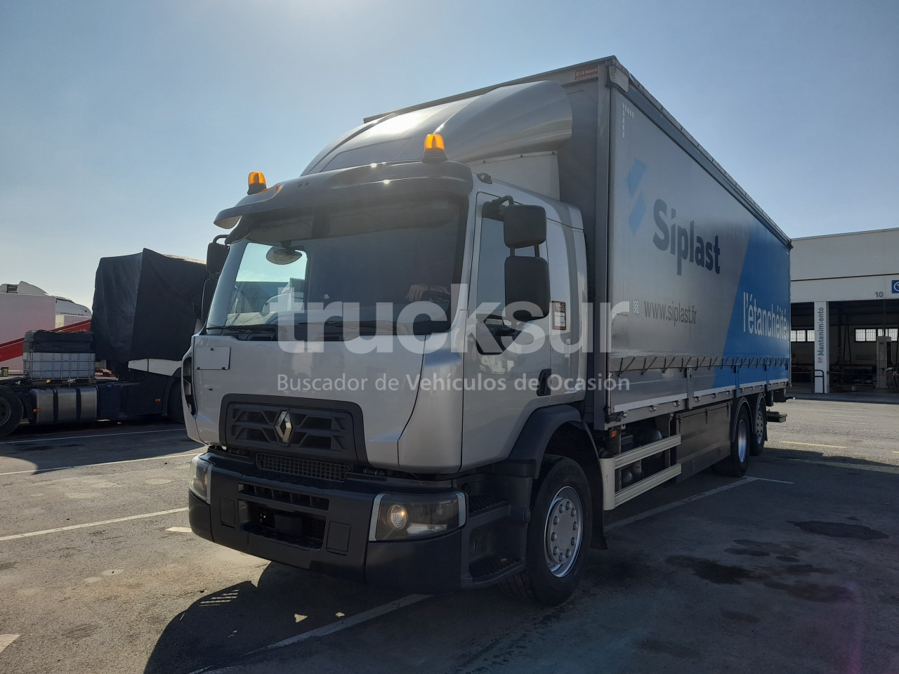 RENAULT D320.26 ejes 6x2*4 - Plachtový nákladní auto: obrázek 2 RENAULT D320.26 ejes 6x2*4 - Plachtový nákladní auto: obrázek 2
