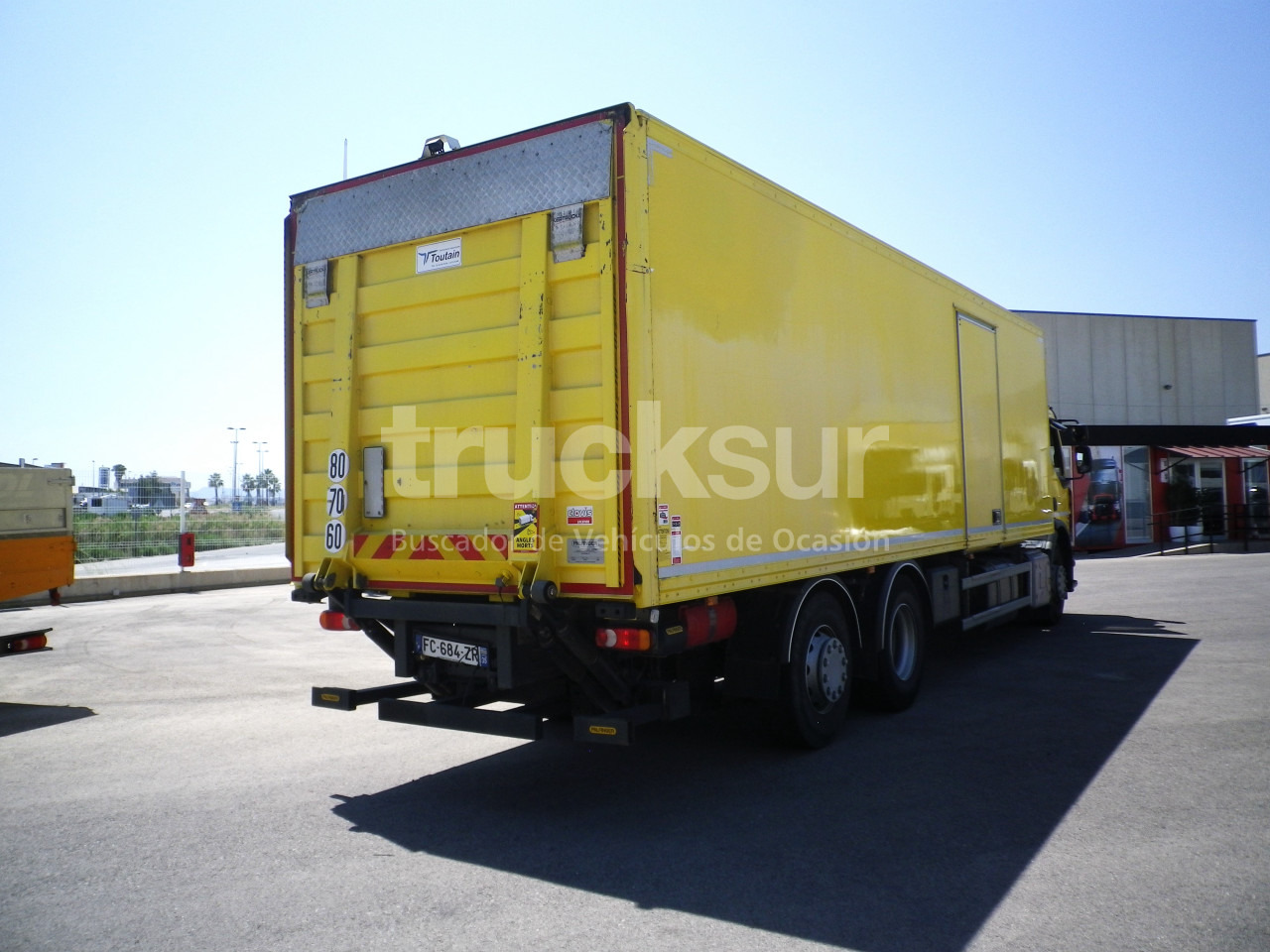 RENAULT D380.26 6X2*4 ejes 6x2*4 - Skříňový nákladní auto: obrázek 4 RENAULT D380.26 6X2*4 ejes 6x2*4 - Skříňový nákladní auto: obrázek 4