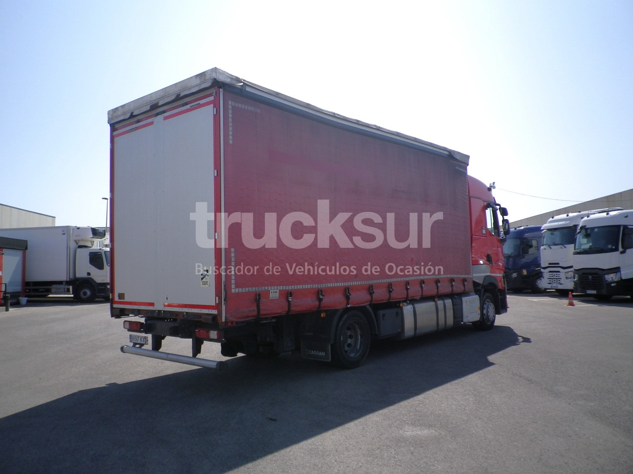 RENAULT T480 HIGH SLEEPER CAB - Plachtový nákladní auto: obrázek 4 RENAULT T480 HIGH SLEEPER CAB - Plachtový nákladní auto: obrázek 4