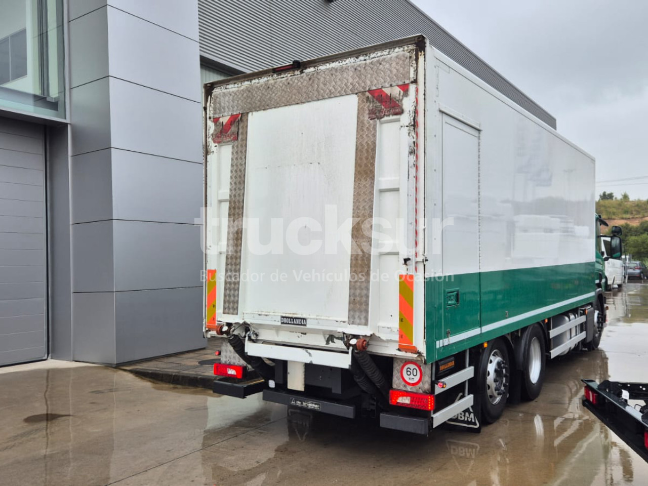 SCANIA P320.26 ejes 6x2*4 - Skříňový nákladní auto: obrázek 3 SCANIA P320.26 ejes 6x2*4 - Skříňový nákladní auto: obrázek 3