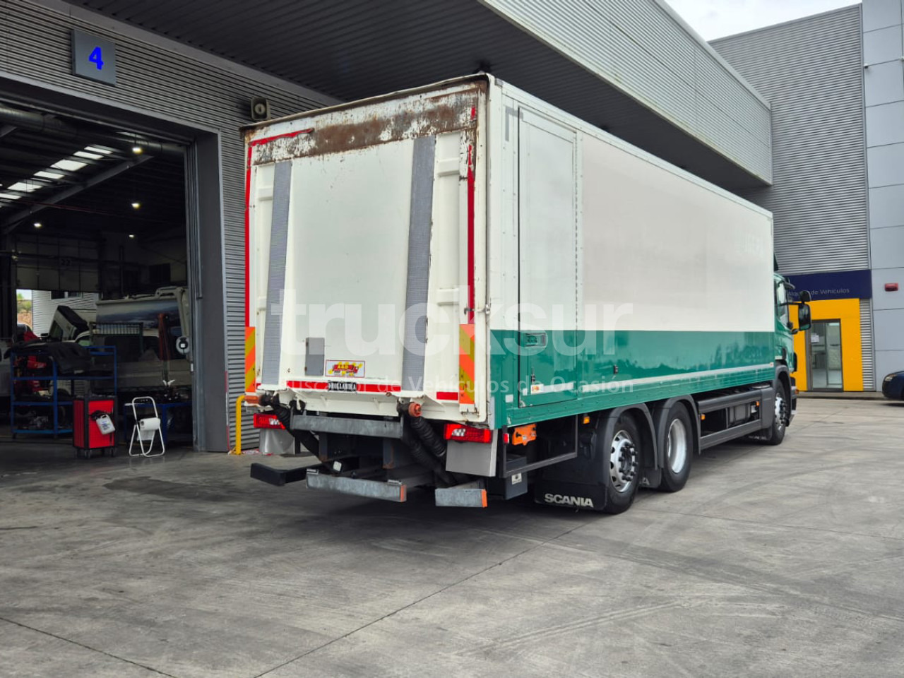 SCANIA P320.26 ejes 6x2*4 - Plachtový nákladní auto: obrázek 4 SCANIA P320.26 ejes 6x2*4 - Plachtový nákladní auto: obrázek 4