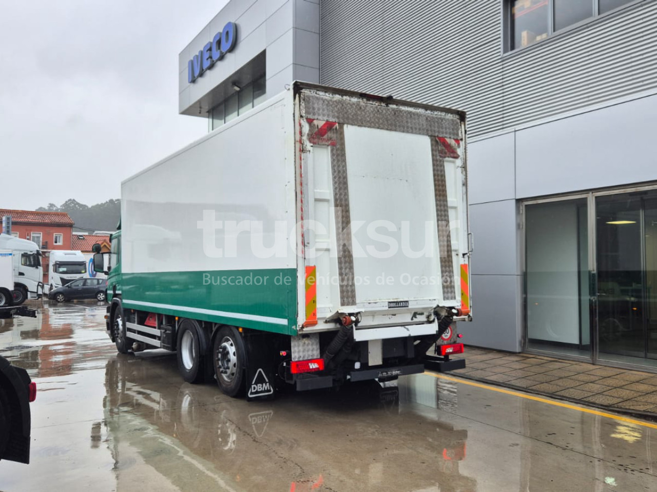 SCANIA P320.26 ejes 6x2*4 - Skříňový nákladní auto: obrázek 4 SCANIA P320.26 ejes 6x2*4 - Skříňový nákladní auto: obrázek 4