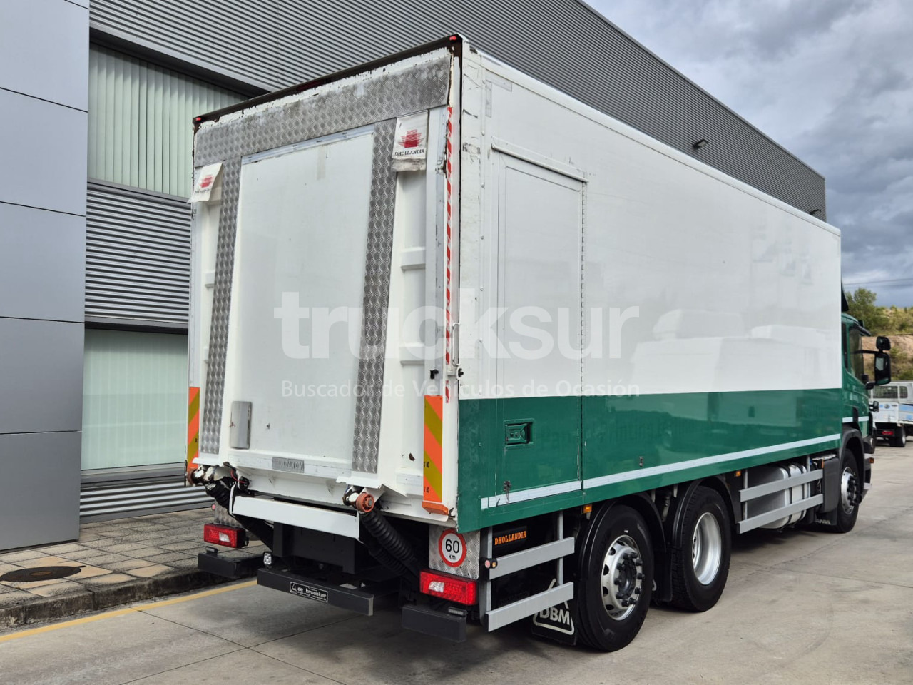 SCANIA P320.26 ejes 6x2*4 - Skříňový nákladní auto: obrázek 4 SCANIA P320.26 ejes 6x2*4 - Skříňový nákladní auto: obrázek 4