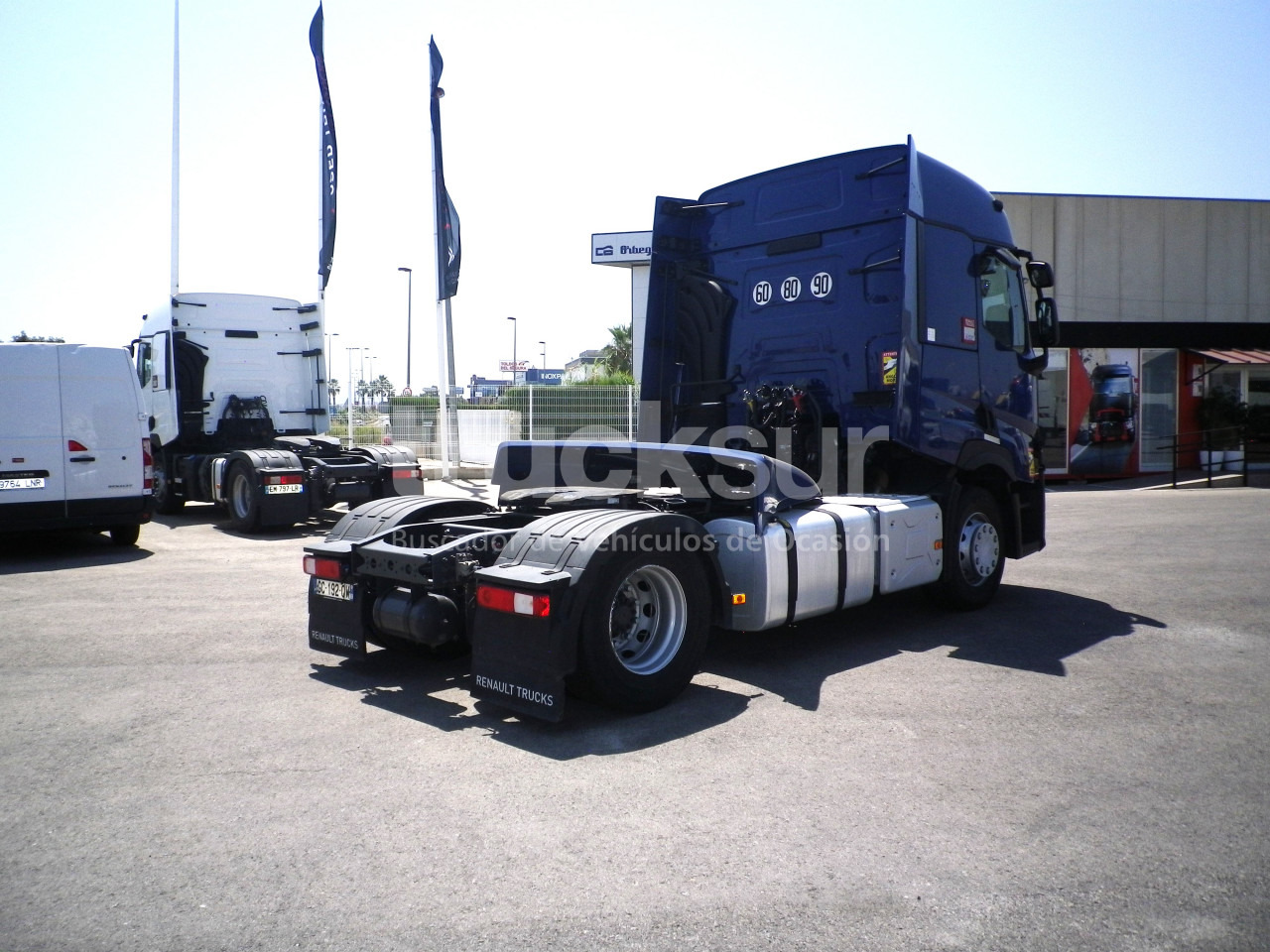 RENAULT T440 SLEEPER CAB - Tahač: obrázek 5 RENAULT T440 SLEEPER CAB - Tahač: obrázek 5