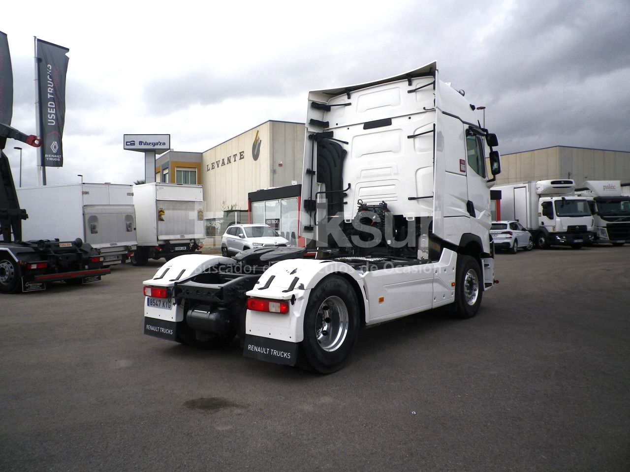RENAULT T520 HIGH SLEEPER CAB - Tahač: obrázek 4 RENAULT T520 HIGH SLEEPER CAB - Tahač: obrázek 4