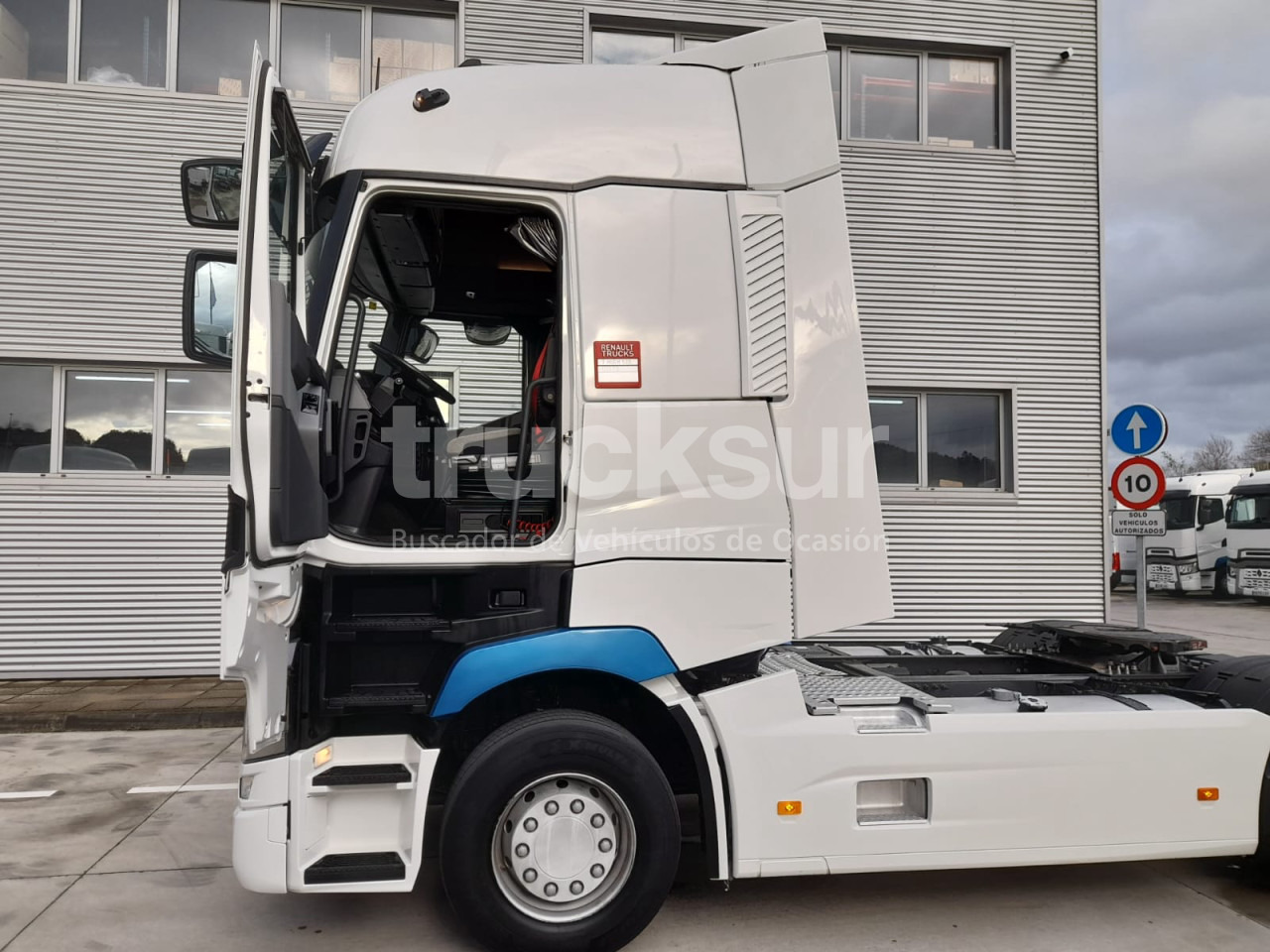 RENAULT T520 HIGH SLEEPER CAB - Tahač: obrázek 5 RENAULT T520 HIGH SLEEPER CAB - Tahač: obrázek 5