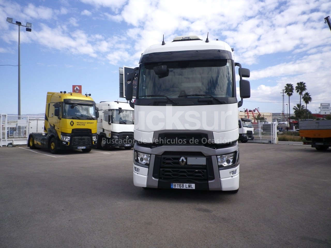 RENAULT T520 HIGH SLEEPER CAB - Tahač: obrázek 4 RENAULT T520 HIGH SLEEPER CAB - Tahač: obrázek 4