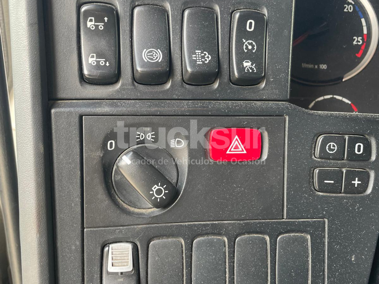 Tahač SCANIA R450: obrázek 8