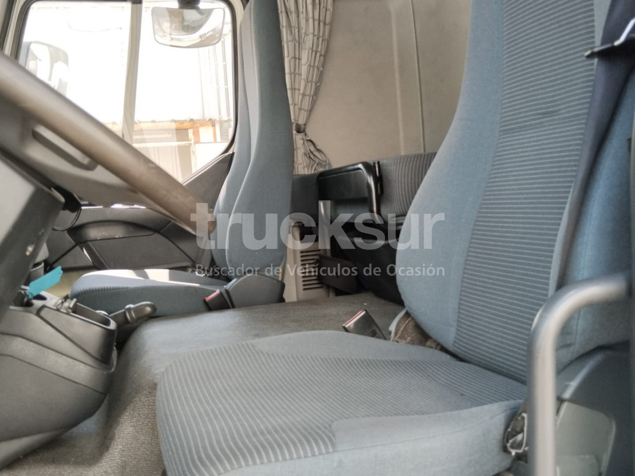 VOLVO FL290 - Chladírenský nákladní automobil: obrázek 3 VOLVO FL290 - Chladírenský nákladní automobil: obrázek 3