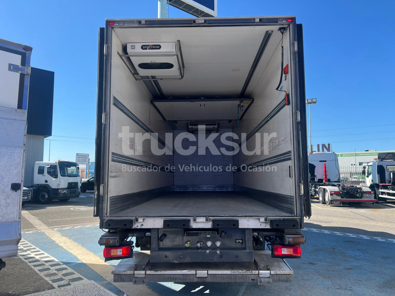 VOLVO FM450 ejes 6x2*4 - Chladírenský nákladní automobil: obrázek 5 VOLVO FM450 ejes 6x2*4 - Chladírenský nákladní automobil: obrázek 5