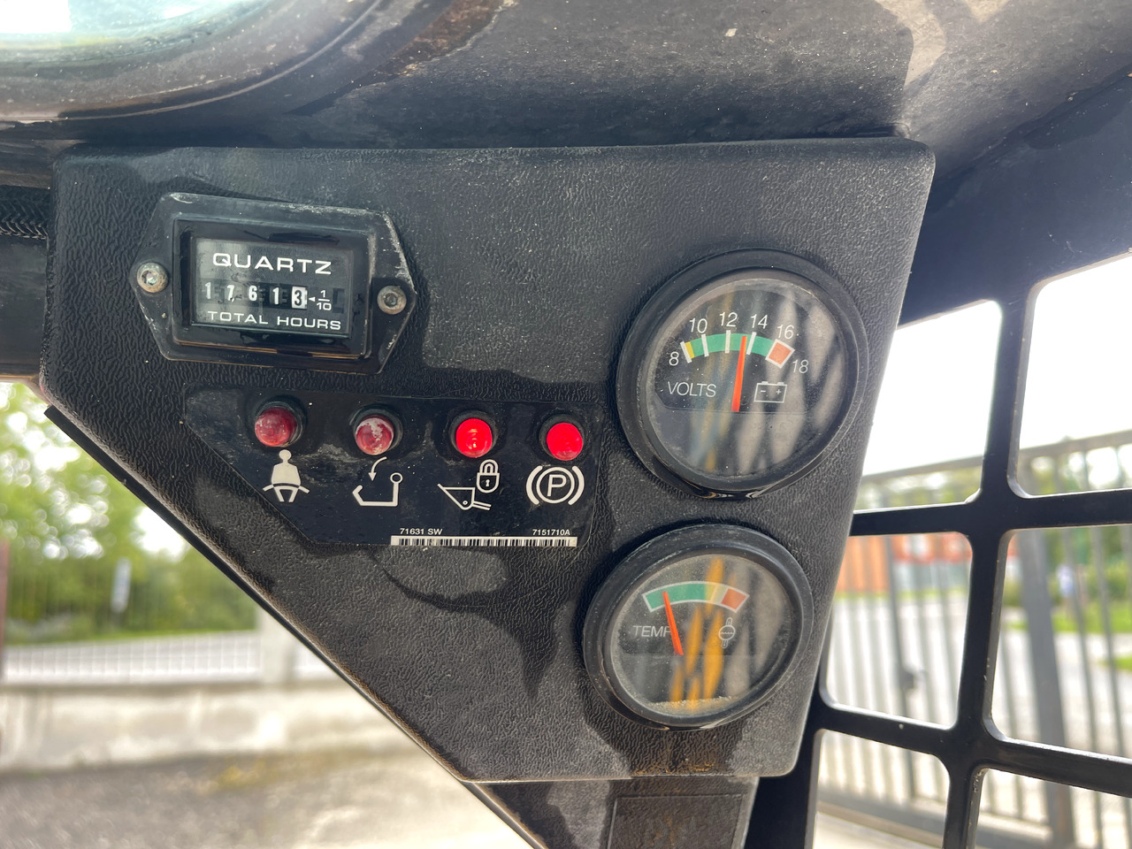 Smykový nakladač BOBCAT S70: obrázek 11