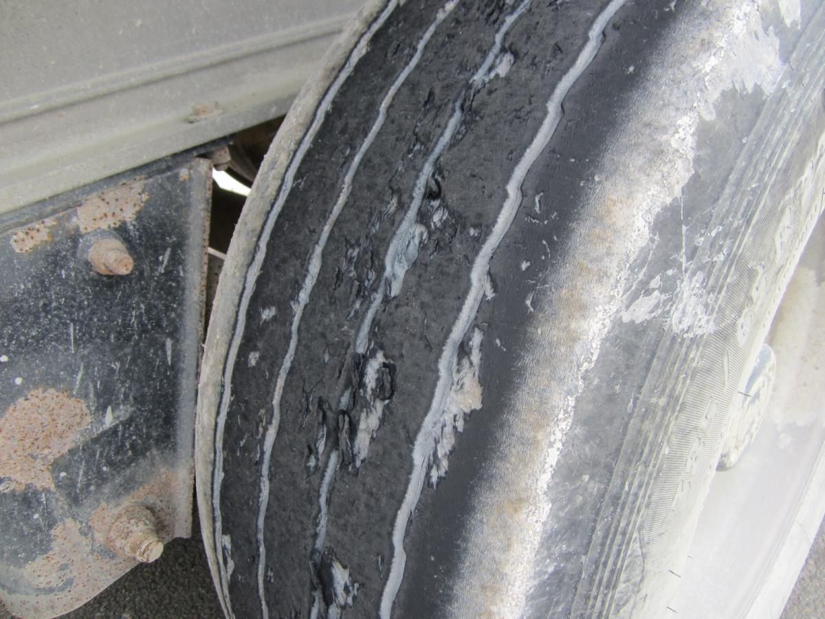 Benalu - Sklápěcí návěs: obrázek 4 Benalu - Sklápěcí návěs: obrázek 4