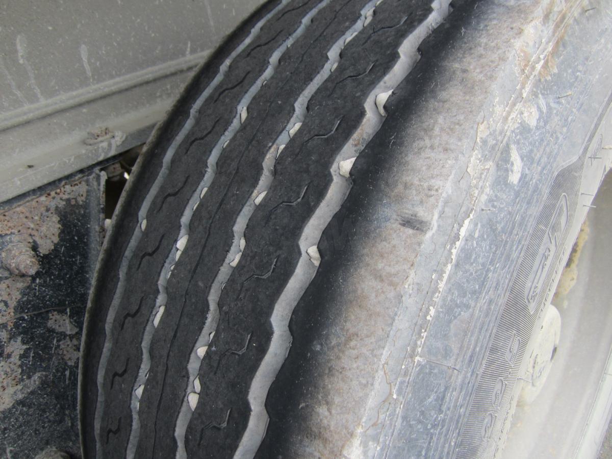 Benalu - Sklápěcí návěs: obrázek 3 Benalu - Sklápěcí návěs: obrázek 3