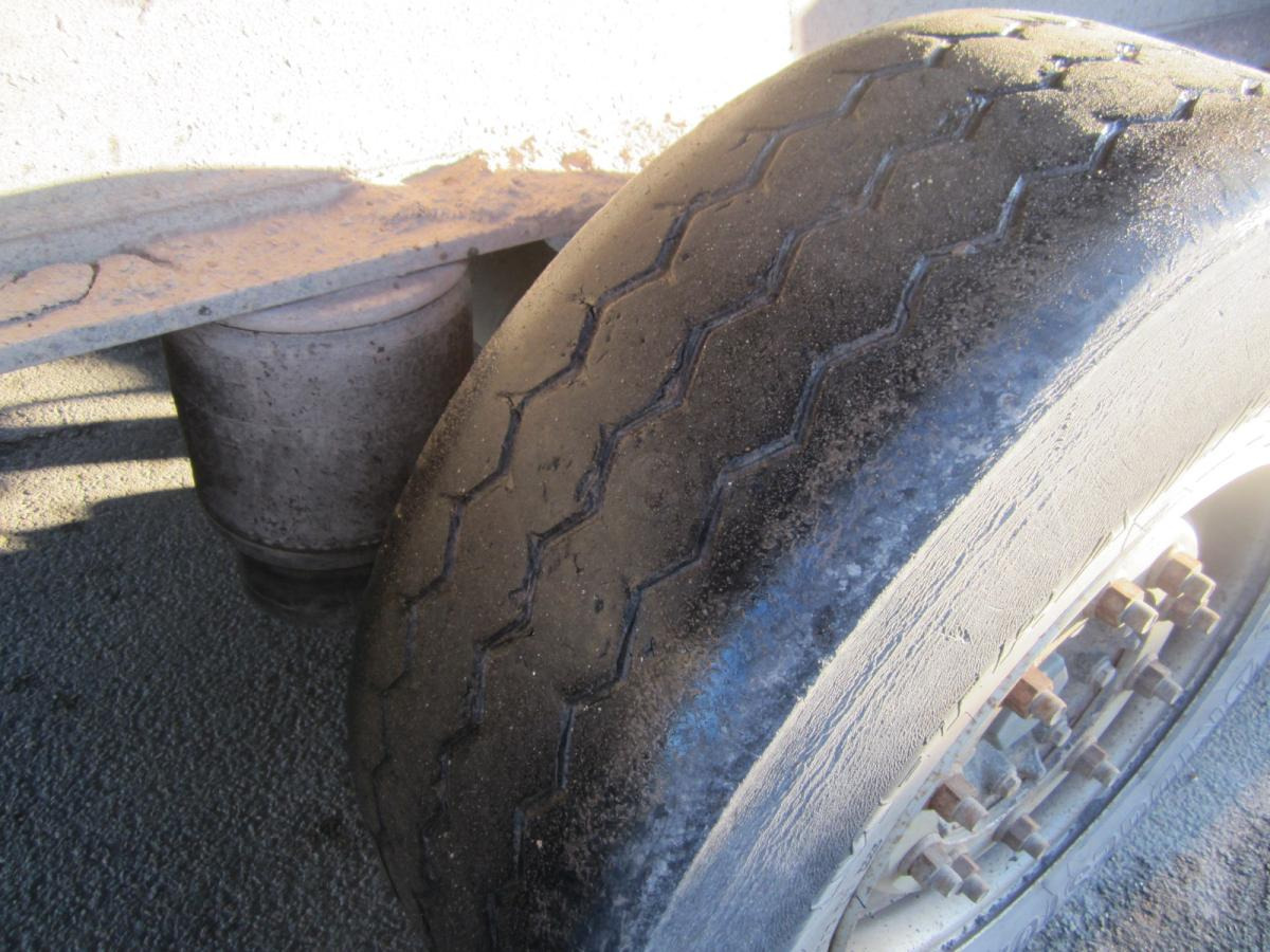 Benalu - Sklápěcí návěs: obrázek 5 Benalu - Sklápěcí návěs: obrázek 5