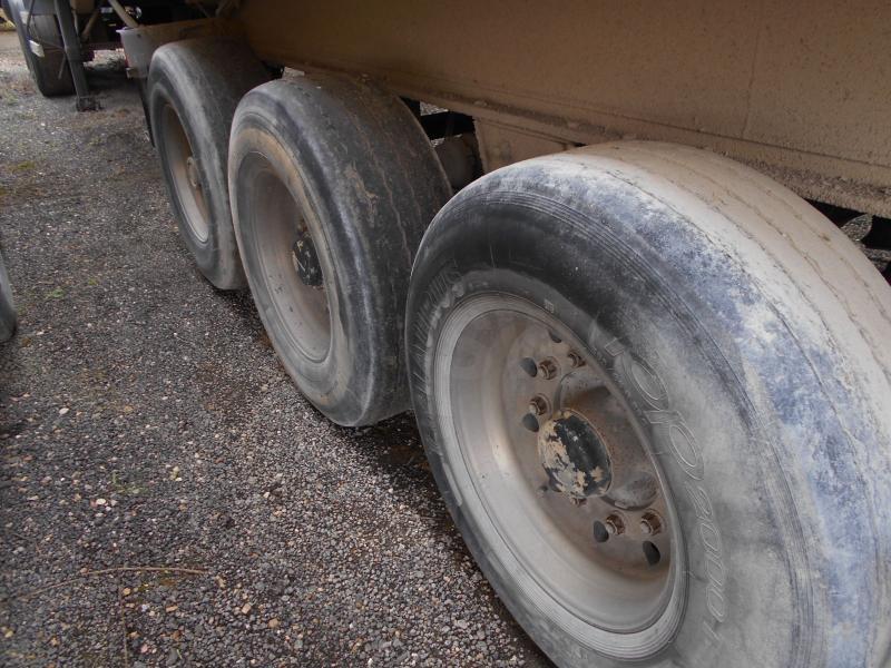 Benalu - Sklápěcí návěs: obrázek 3 Benalu - Sklápěcí návěs: obrázek 3