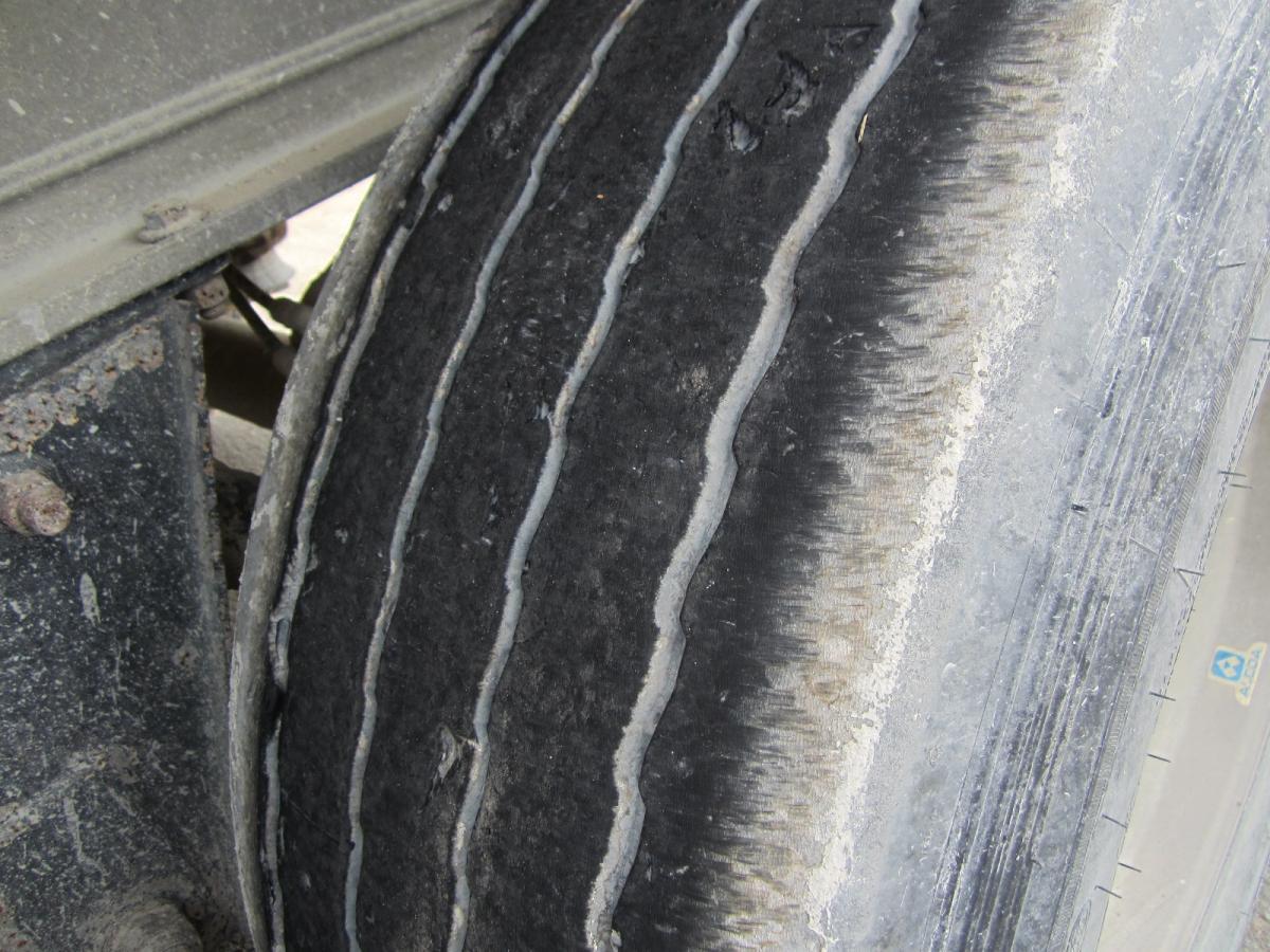 Benalu - Sklápěcí návěs: obrázek 2 Benalu - Sklápěcí návěs: obrázek 2