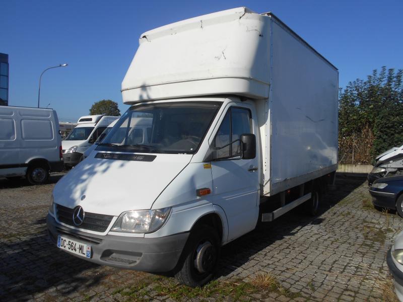Mercedes 411 - Dodávka skřín: obrázek 1 Mercedes 411 - Dodávka skřín: obrázek 1