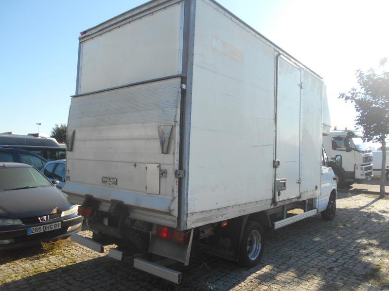 Mercedes 411 - Dodávka skřín: obrázek 4 Mercedes 411 - Dodávka skřín: obrázek 4